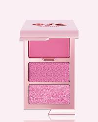 One/size 3d blush trio, attention seeker