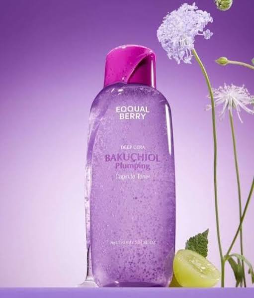 EQQUAL BERRY Bakuchiol Plumping capsule toner
