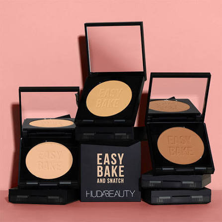 Huda beauty poudre compacte fixatrice et eclaircissante