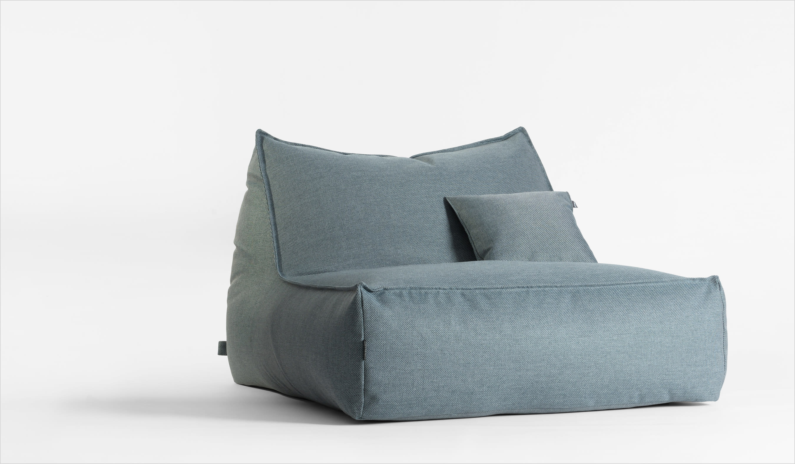 pufa z oparciem na taras i do ogrodu lazy w tkaninie dolcevita