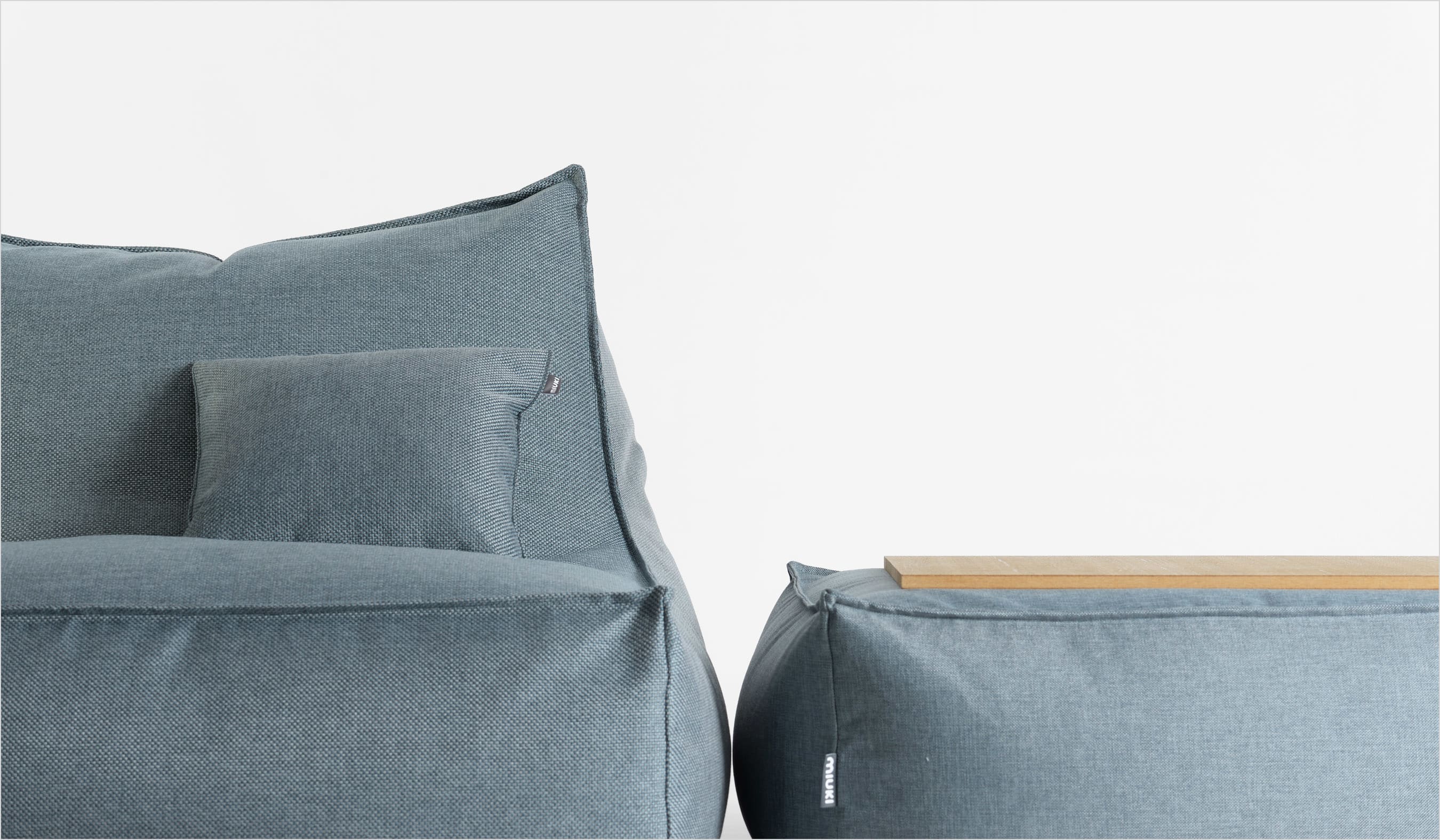 pufa z oparciem na taras i do ogrodu lazy w tkaninie dolcevita