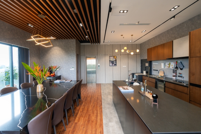 Hệ tủ bếp Richelle sang trọng, giải pháp dành cho gia đình đa thế hệ