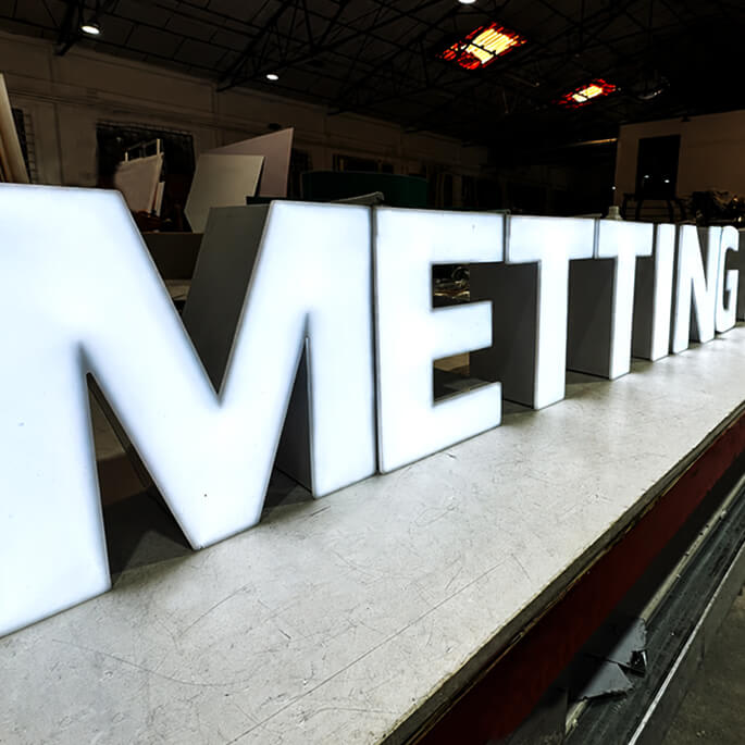 letras-luminosas-acero-inoxidable-0