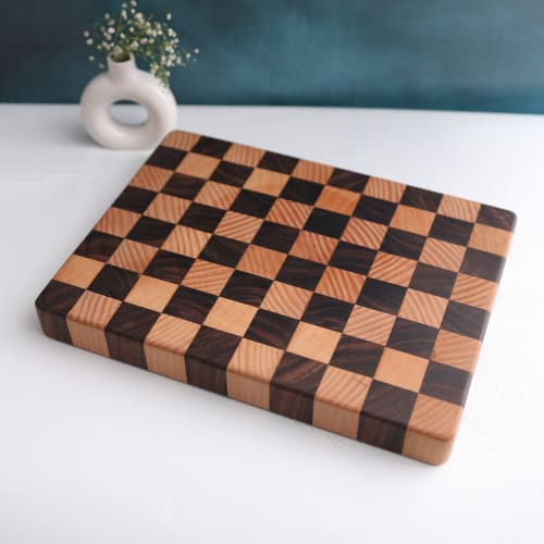 Wooden Cutting Board - Chess Pattern - Image 3