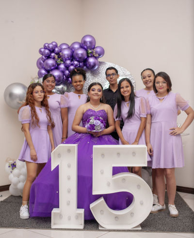 Amigas con la cumpleañera