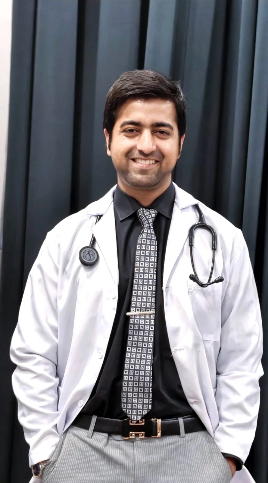 Dr. M. Shahrukh Qaisrani, professional photograph 11
