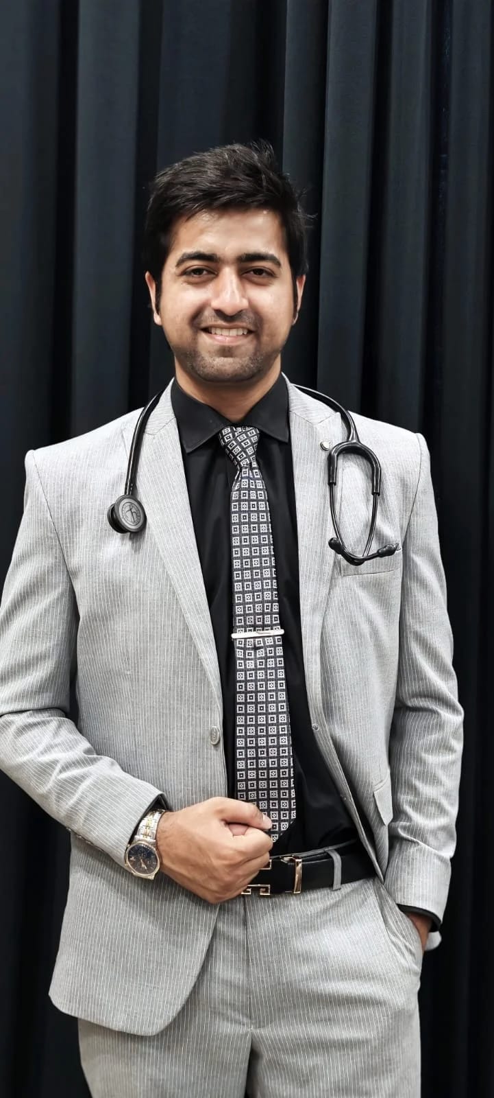 Dr. M. Shahrukh Qaisrani, professional photograph 4