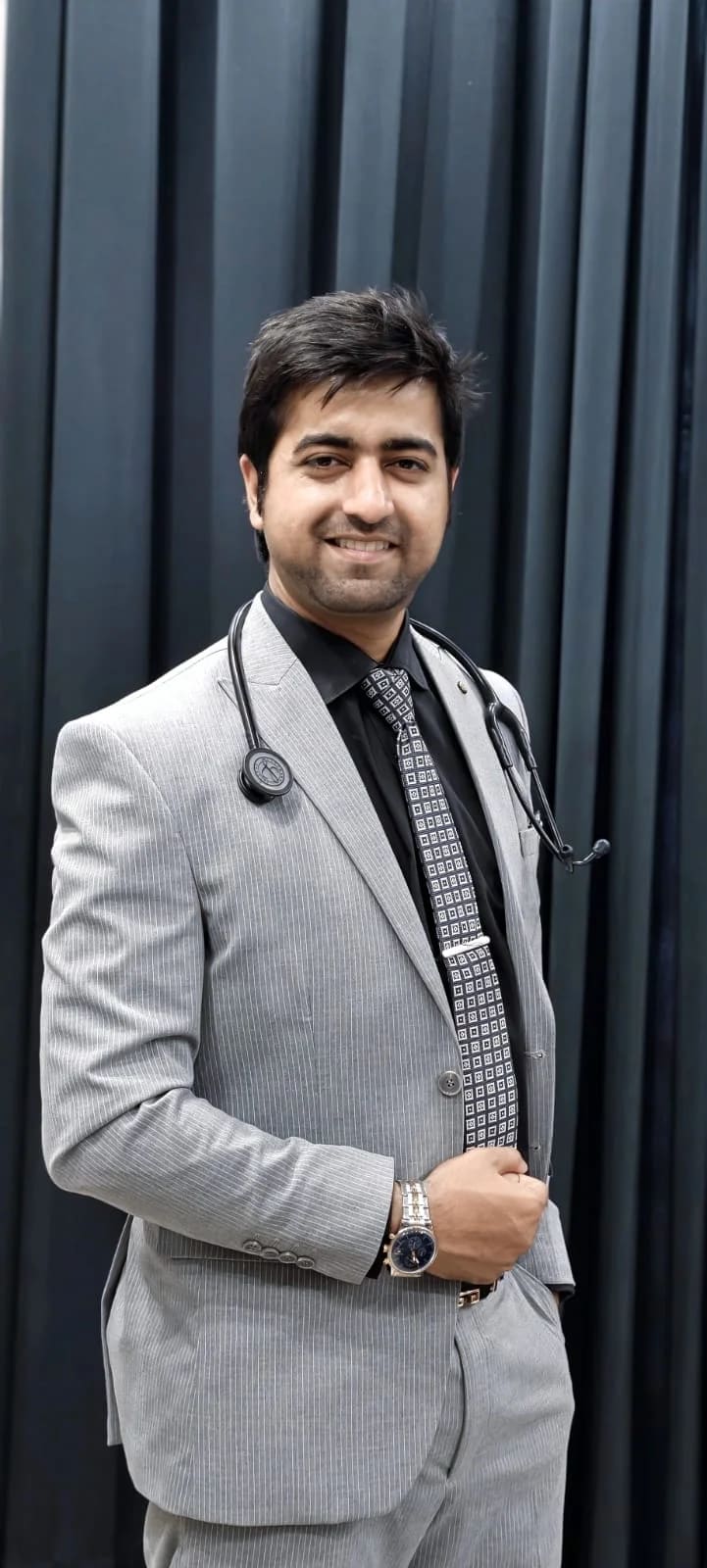 Dr. M. Shahrukh Qaisrani, professional photograph 6