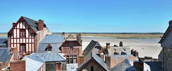 Case tradizionali in un villaggio della Bretagna vicino alla costa