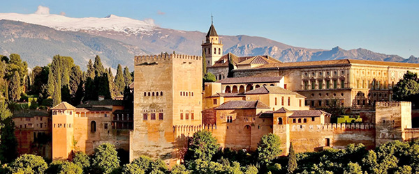 Alhambra, panorama di Granada in Andalusia durante viaggio Girolibero in bici in Spagna