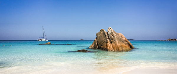 Trekking e mare tra le isole di granito