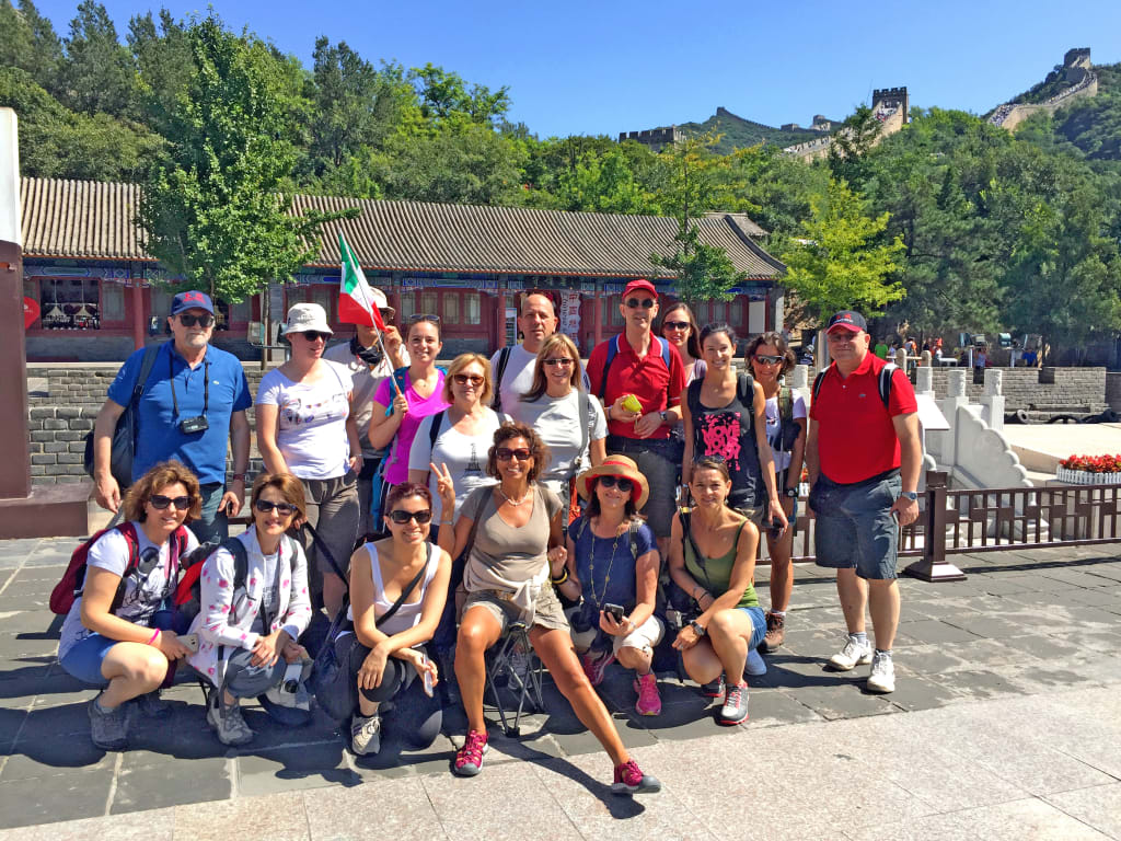 Foto di gruppo con viaggiatori in viaggio con Girolibero in Cina, Asia.