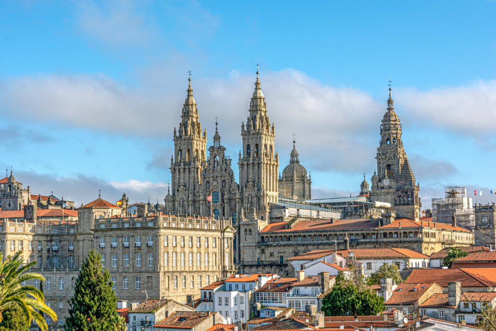 Vista panoramica della Cattedrale di Santiago de Compostela