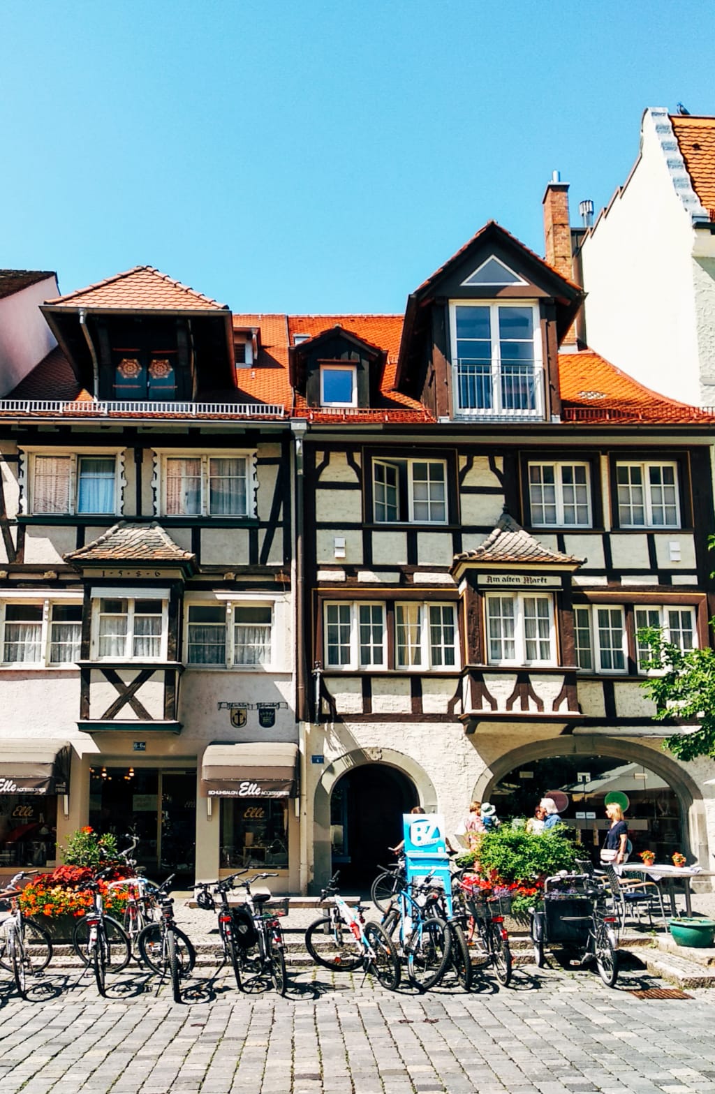 Case a graticcio tradizionali nel centro storico di Meersburg, vicino al Lungolago del Bodensee.