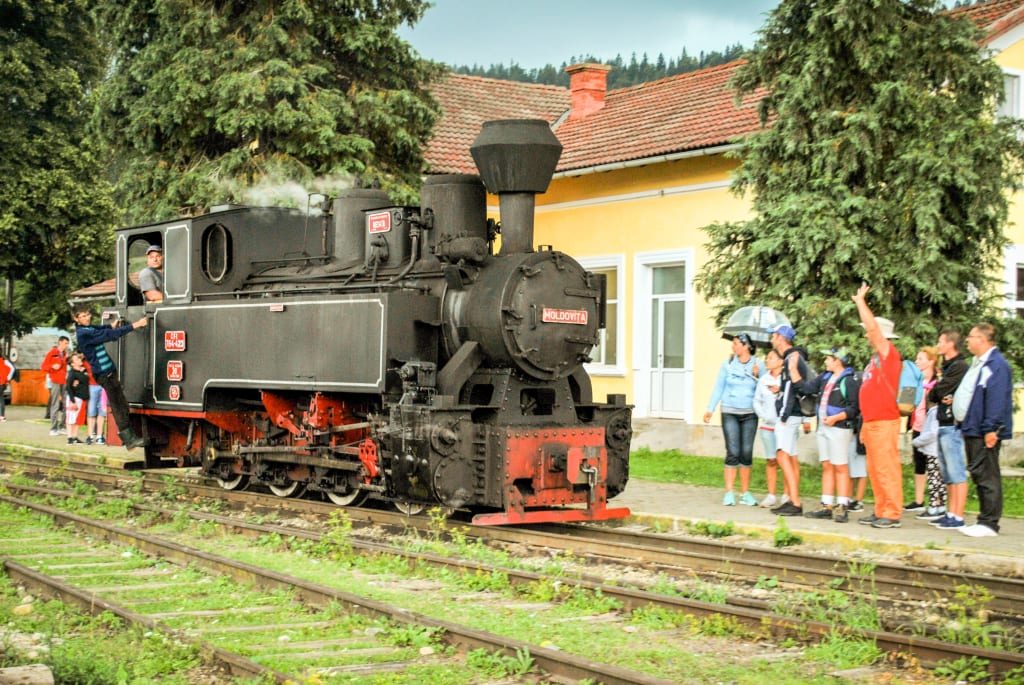 Mocănița di Vișeu de Sus, storico treno a vapore nei Carpazi del Maramureș, esperienza autentica in Romania
