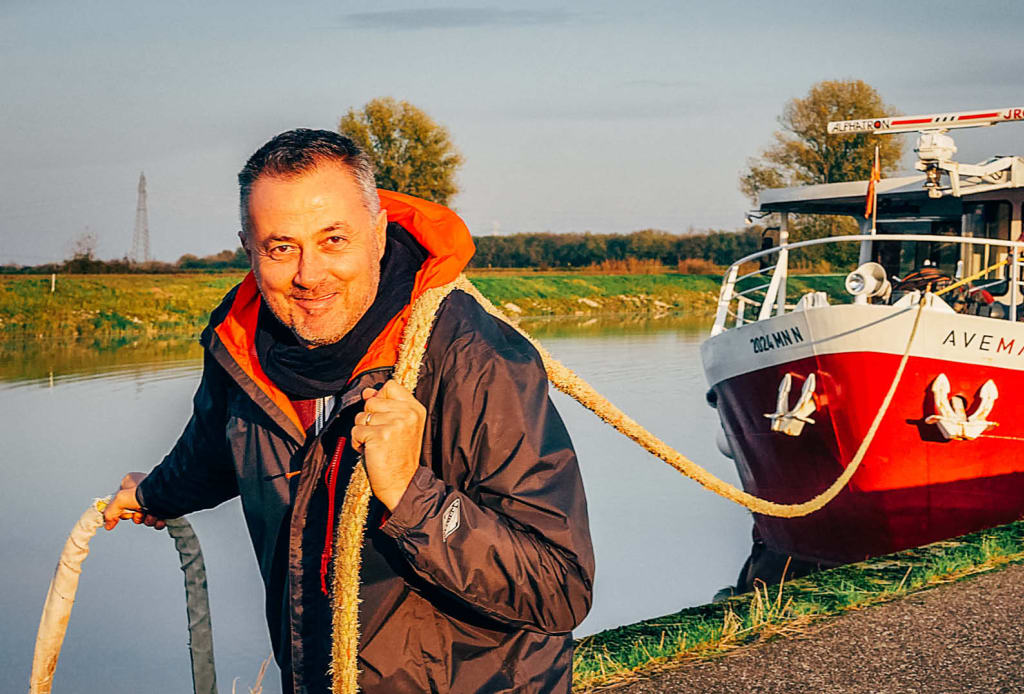 Il fondatore di "Girolibero" con la sua "Ave Maria"