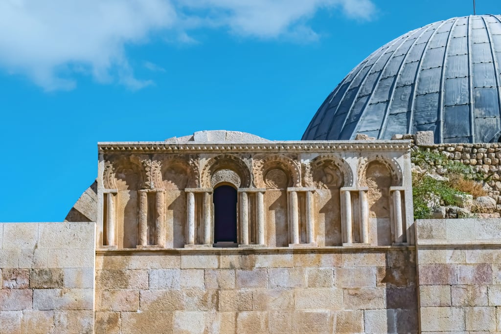 Teatro Romano di Amman e skyline della capitale della Giordania, tour culturale tra storia e archeologia