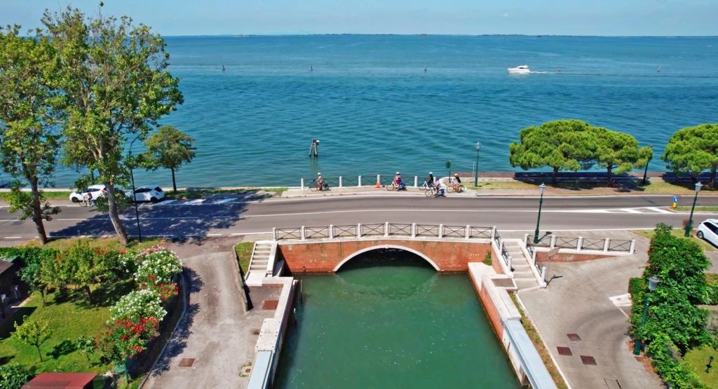 Vista su un canale in laguna, Veneto, Mar Adriatico