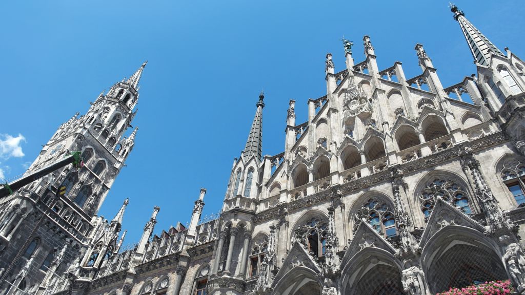 Dettaglio della Cattedrale di Nostra Signora (Frauenkirche) a Monaco di Baviera, Germania, con le sue iconiche torri.