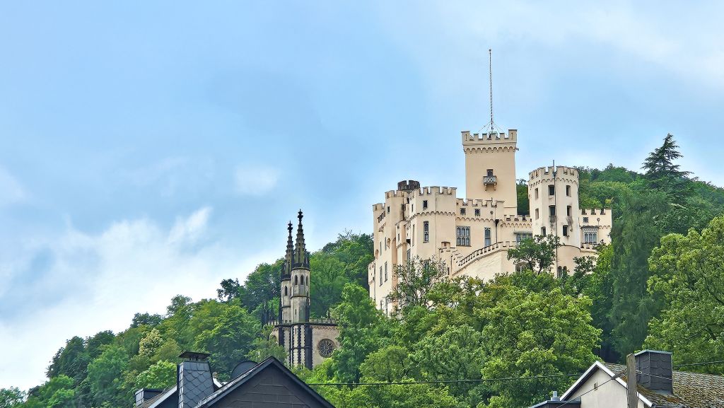 Il Castello di Stolzenfels sopra il fiume Reno, Coblenza, Germania.