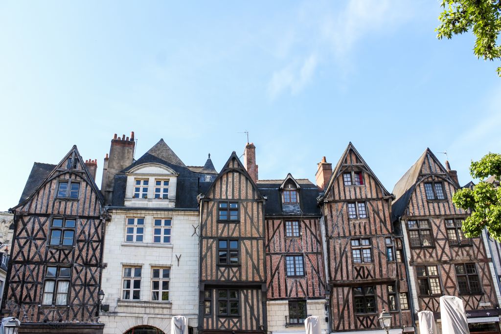 Fachwerkhäuser in der Stadt Tours, Frankreich.