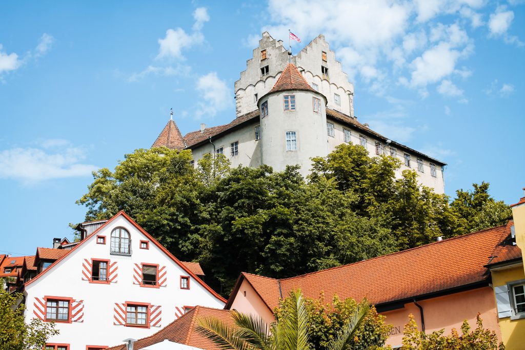 Paesino di Meersburg, cantina, alberi, vacanza all'aria aperta, Lago di Costanza, Germania