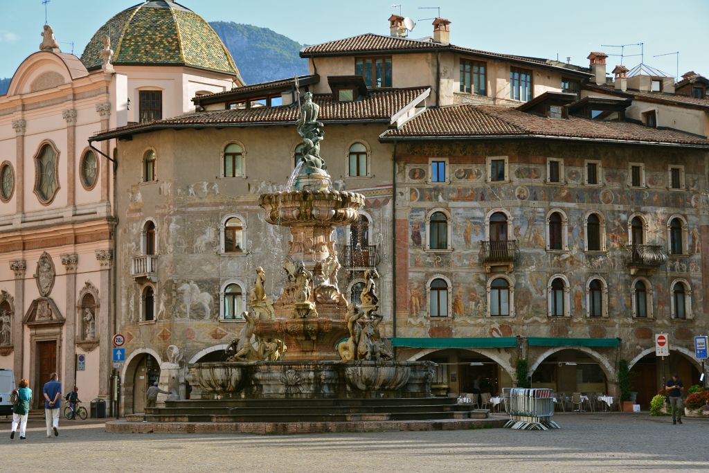 Historisches Gebäude im Zentrum von Trient, Italien.