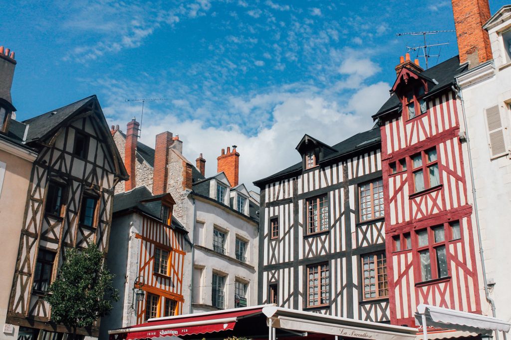 Case tradizionali e colorate a graticcio nel centro storico di Rennes, Francia