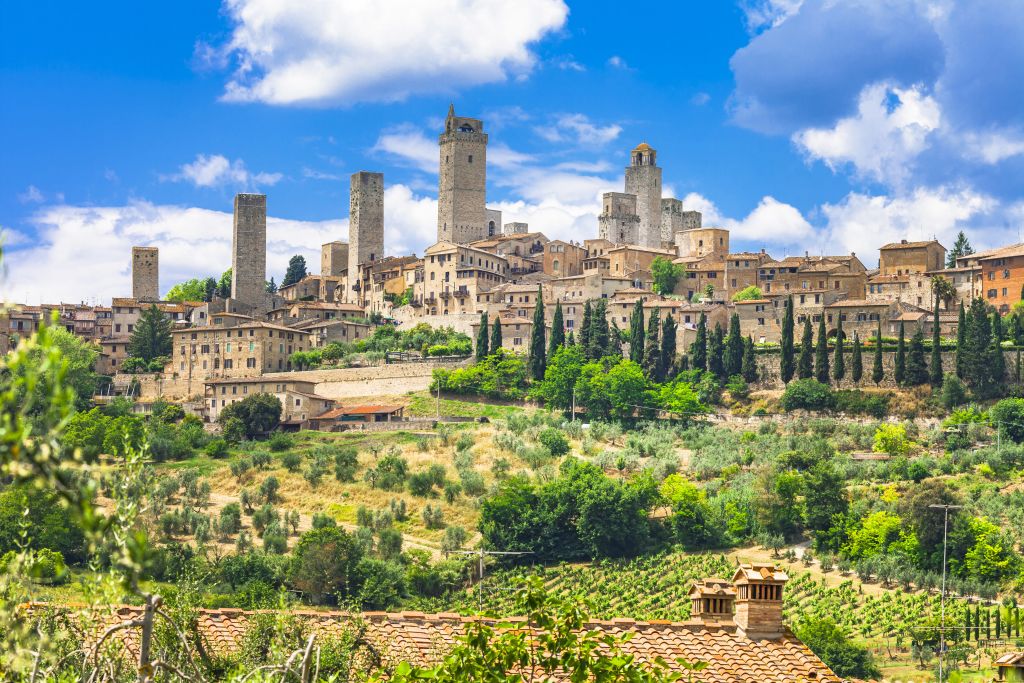 Vista sulle torri di San Gimignano, Tour della Toscana a piedi, Via Francigena in Toscana
