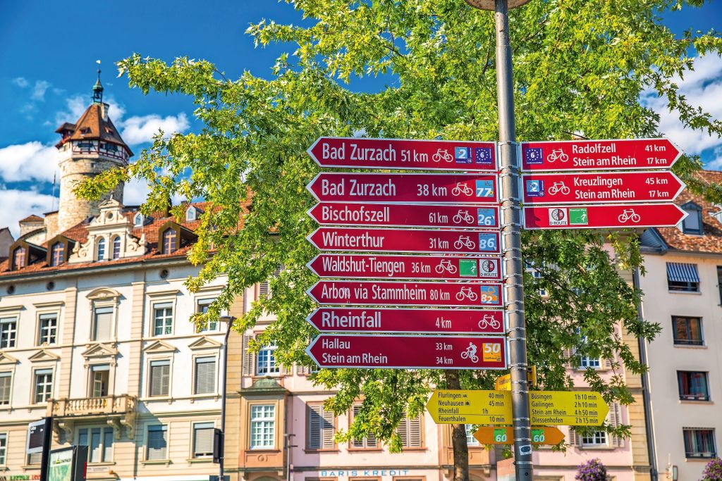 Cartelli turistici a Costanza, punto di partenza per itinerari sul Lago di Costanza.