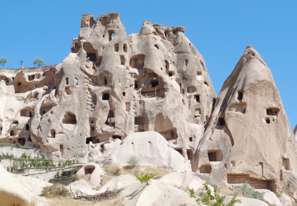 Strutture scavate nella roccia tipiche dei paesaggi della Cappadocia