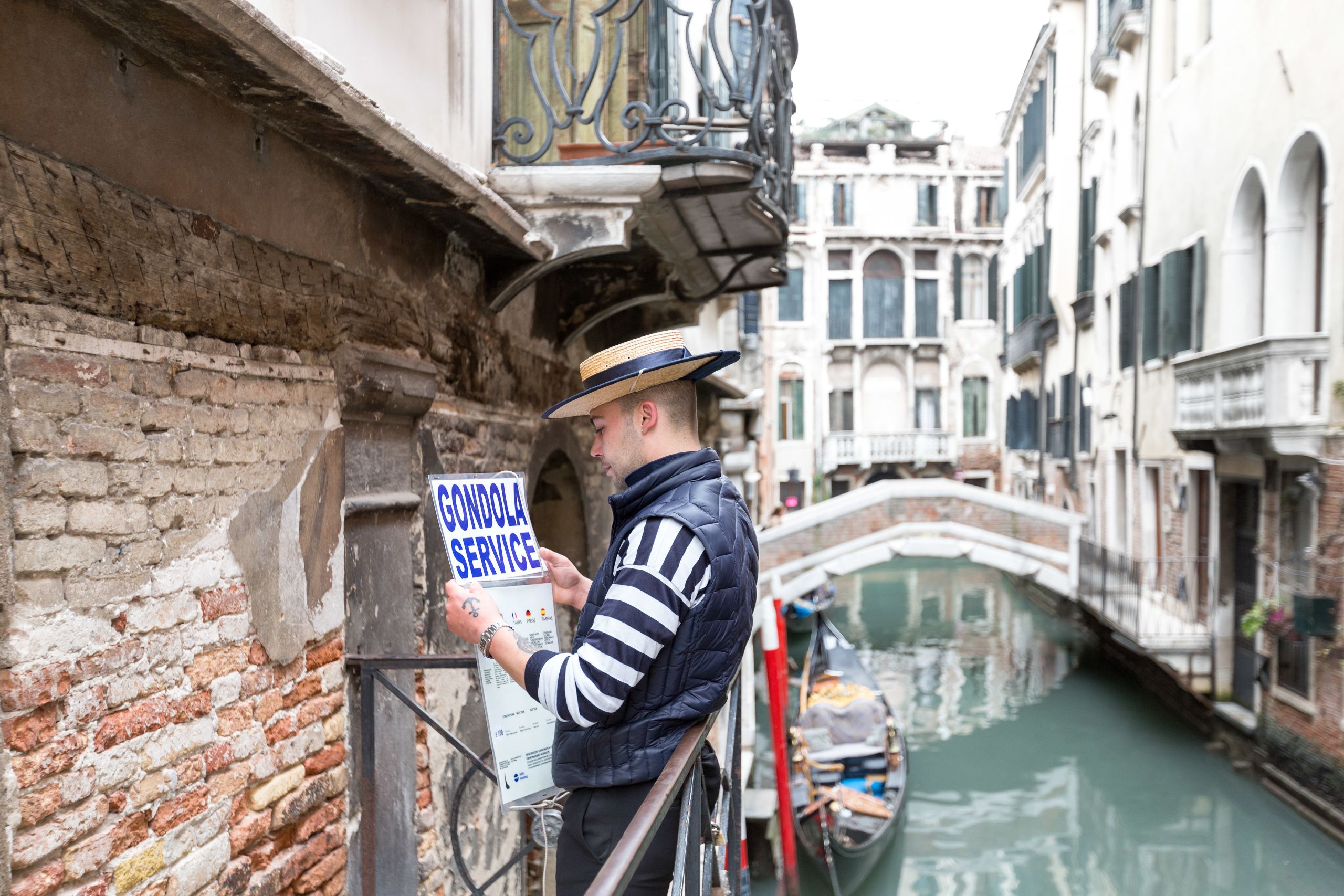 Gondoliere, giro in gondola, canale, Venezia, Veneto