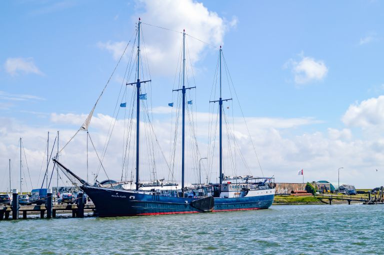 Veliero Mare fan Fryslân attracco