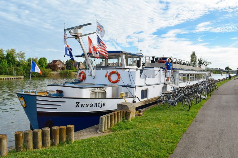 Barca Zwaantje a bordo riva