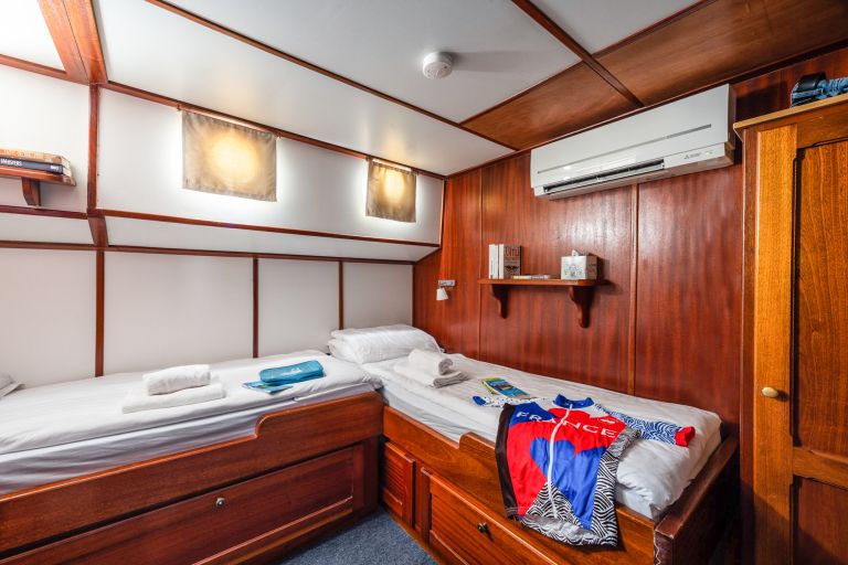 Cabina doppia con due letti interno "Caprice"