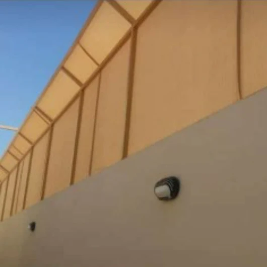تصميم وتنفيذ أسوار حديد مودرن وقص ليزر في المنطقة الشرقية بمواصفات فنية دقيقة وألوان مقاومة للصدأ