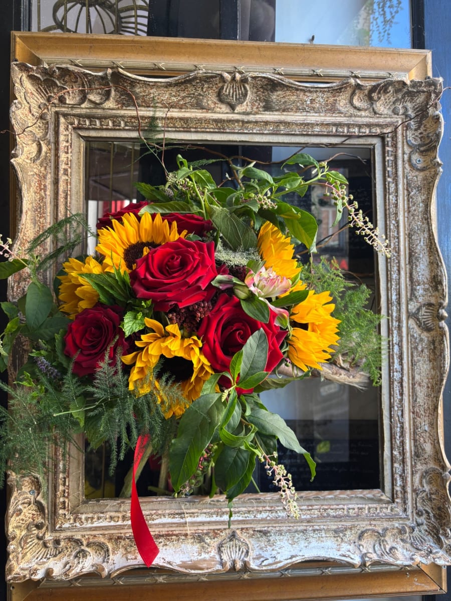 Bouquet de fleurs colorées — Leïla Fleurs Clichy