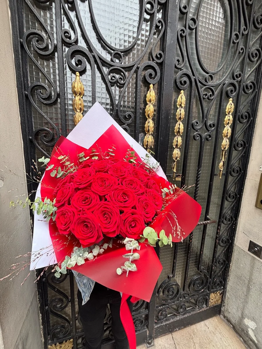 Bouquet de roses rouges — Leïla Fleurs Clichy