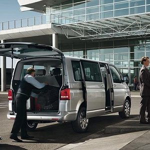 Warsaw Airport pickup and transfer services