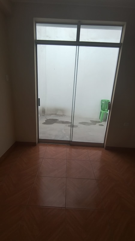 SE VENDE CASA CON 2 PISO Y AIRES EN CARABAYLLO