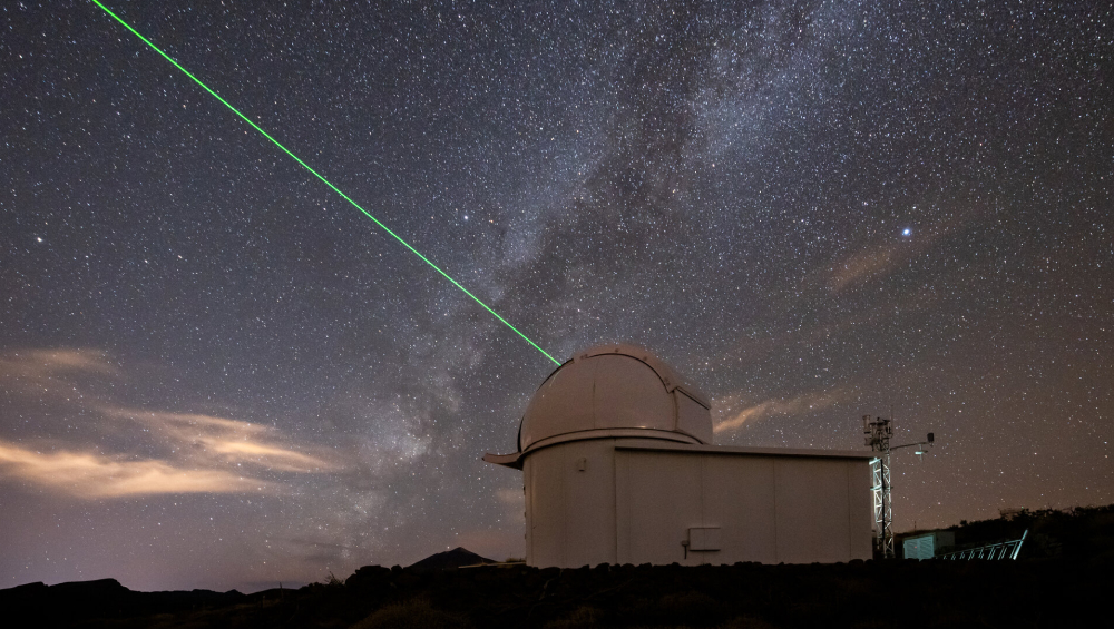 OMLET : Des lasers pour contrôler l’orbite des débris orbitaux