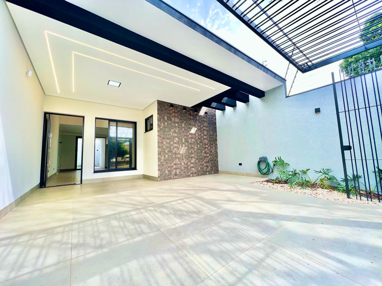 Casa com exelente localizaçao no  Jd Império do Sol