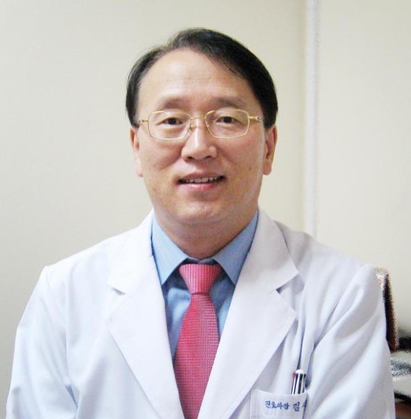 뇌사 장기기증으로 6명에게 새 생명을 선물한 동해동인병원 의사 故 김시균(60) 씨   ©한국장기조직기증원