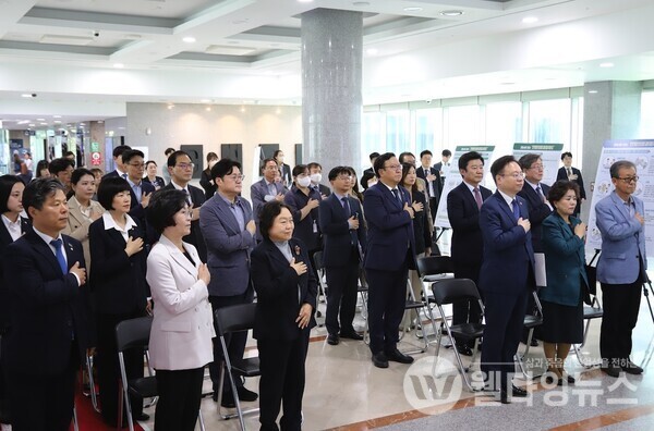국회 「존엄한 삶을 위한 웰다잉 연구회」, 연명의료결정제도 국회 행사(전시회·강연·상담소)  ©인재근 국회의원