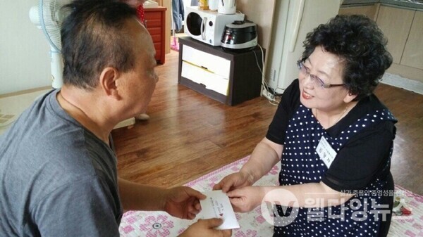 무지개호스피스 김양자 이사의 가정 방문 돌봄(코로나19 이전 촬영본) ©각당복지재단