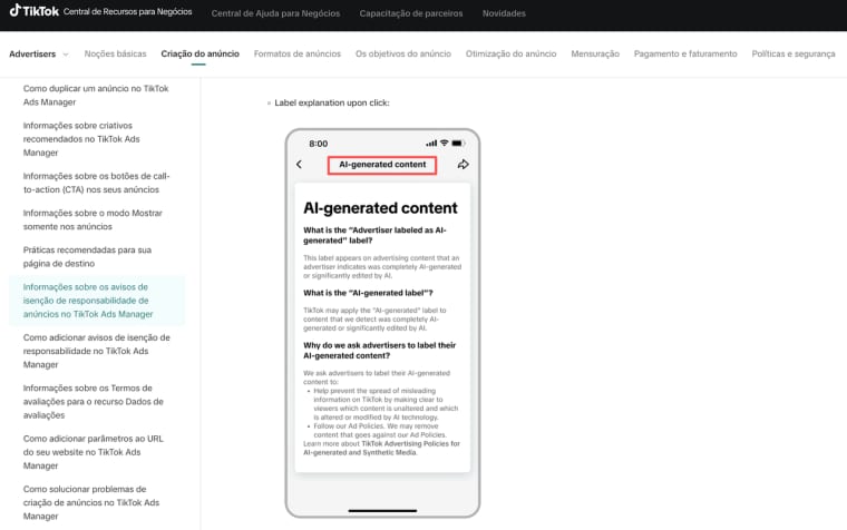 Interface do TikTok Ads mostrando o aviso obrigatório de conteúdo em campanhas de anúncios em vídeo com IA.