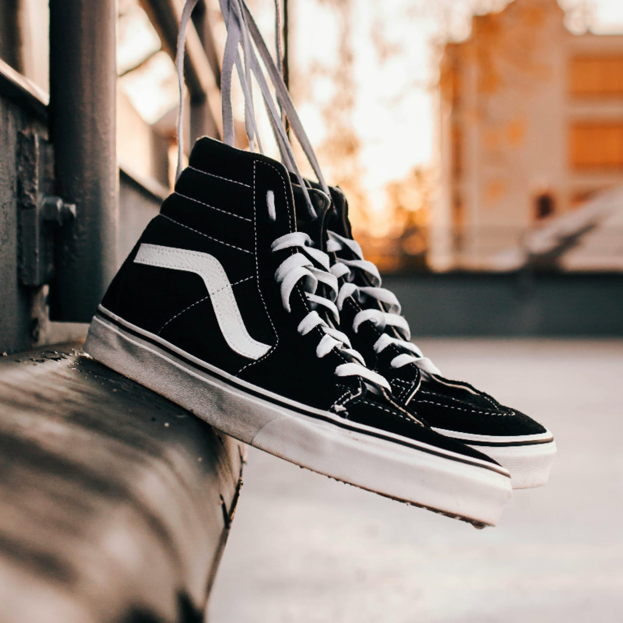 sepatu sneaks keren