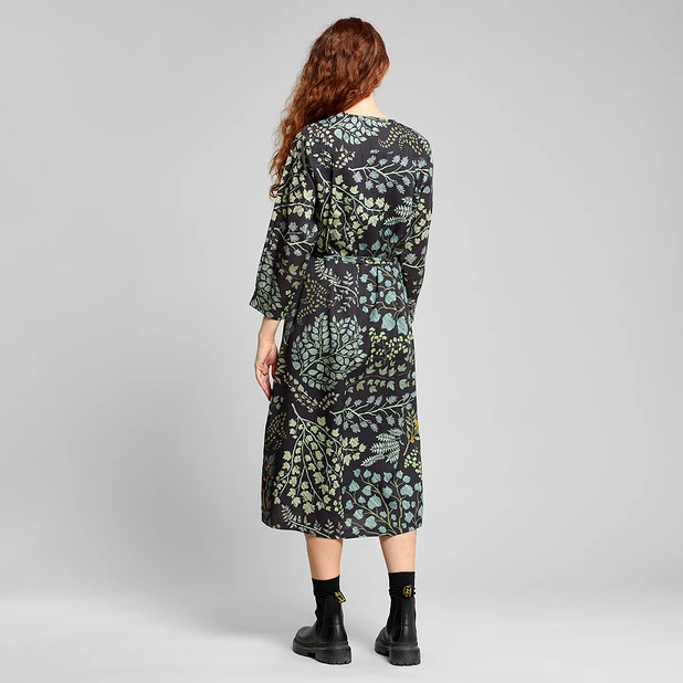 Wrap Dress Smygehuk Botanical Quilt Black