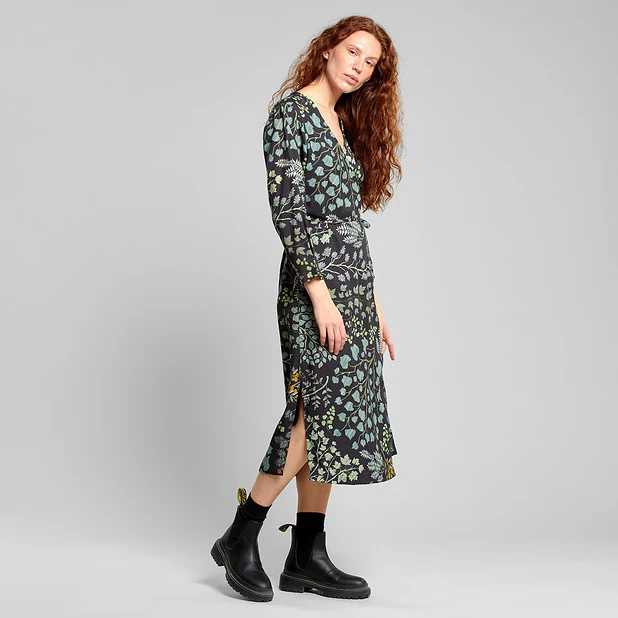 Wrap Dress Smygehuk Botanical Quilt Black