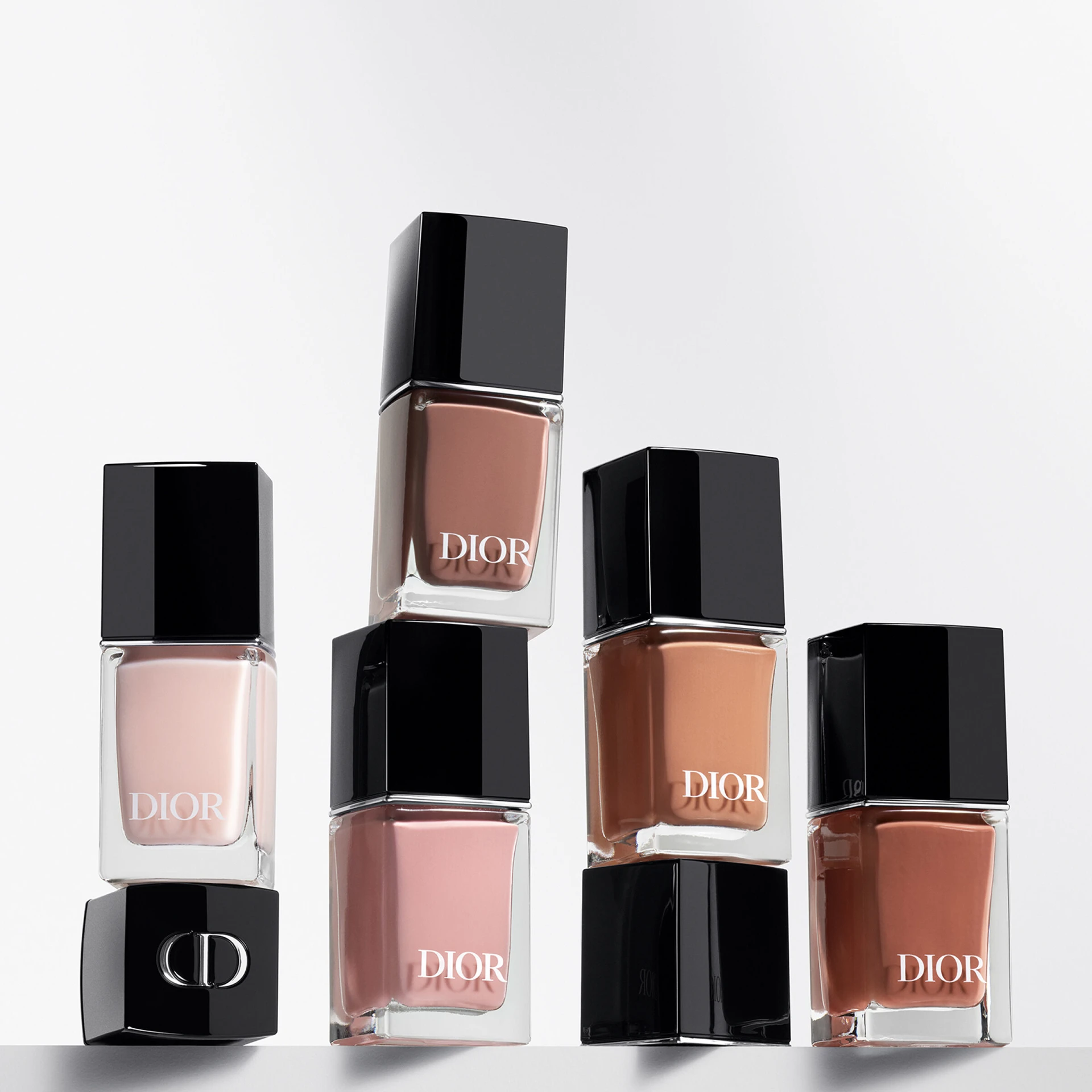 Dior Vernis Nail Polish with Gel Effect and Couture Color